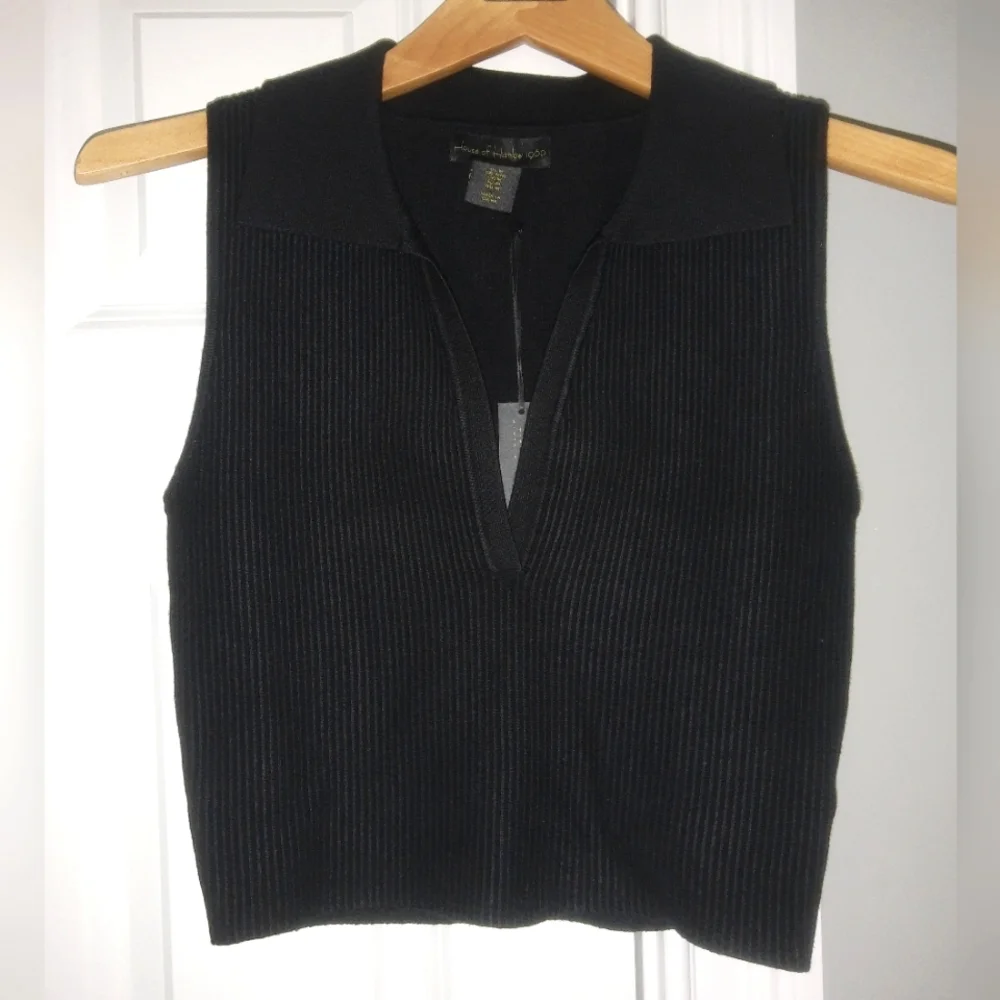 House of Harlow 1960 Deep V-neck Ribbed Collared Knit Top. S - Picture 1 of 8